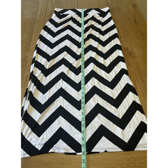 ANA Maxi Skirt Women Medium Black White Twiggy Chevron Elastic Waist Classic‎ - Picture 4 of 9